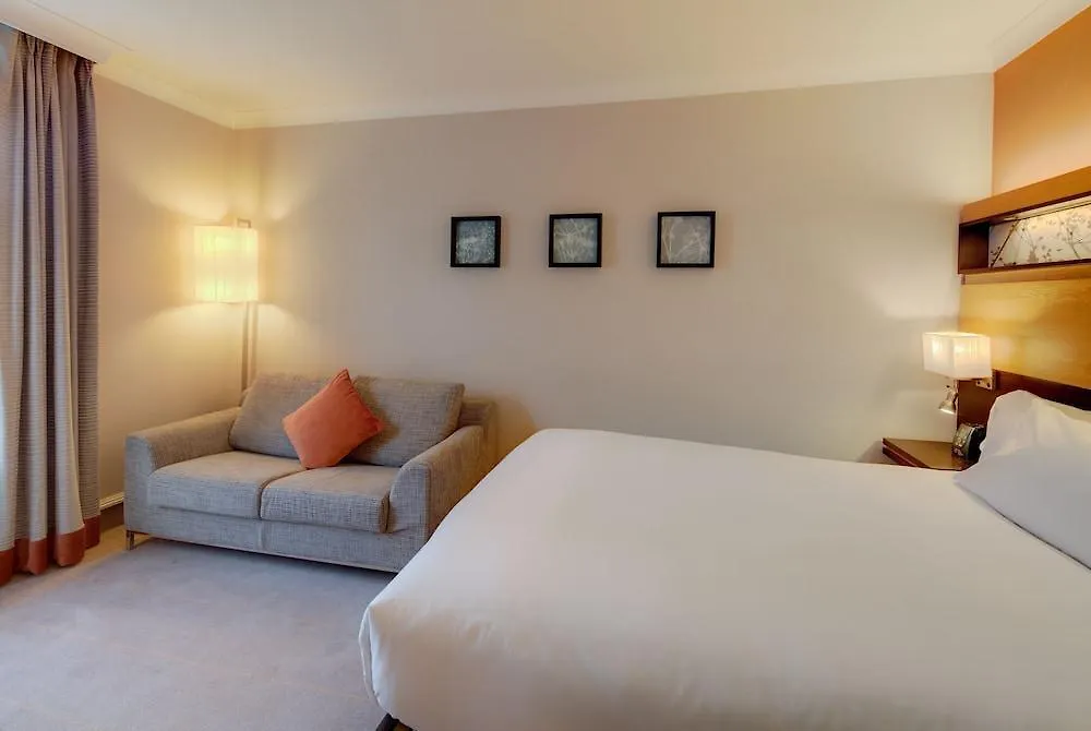 Hilton Dublin Otel 4*,  İrlanda