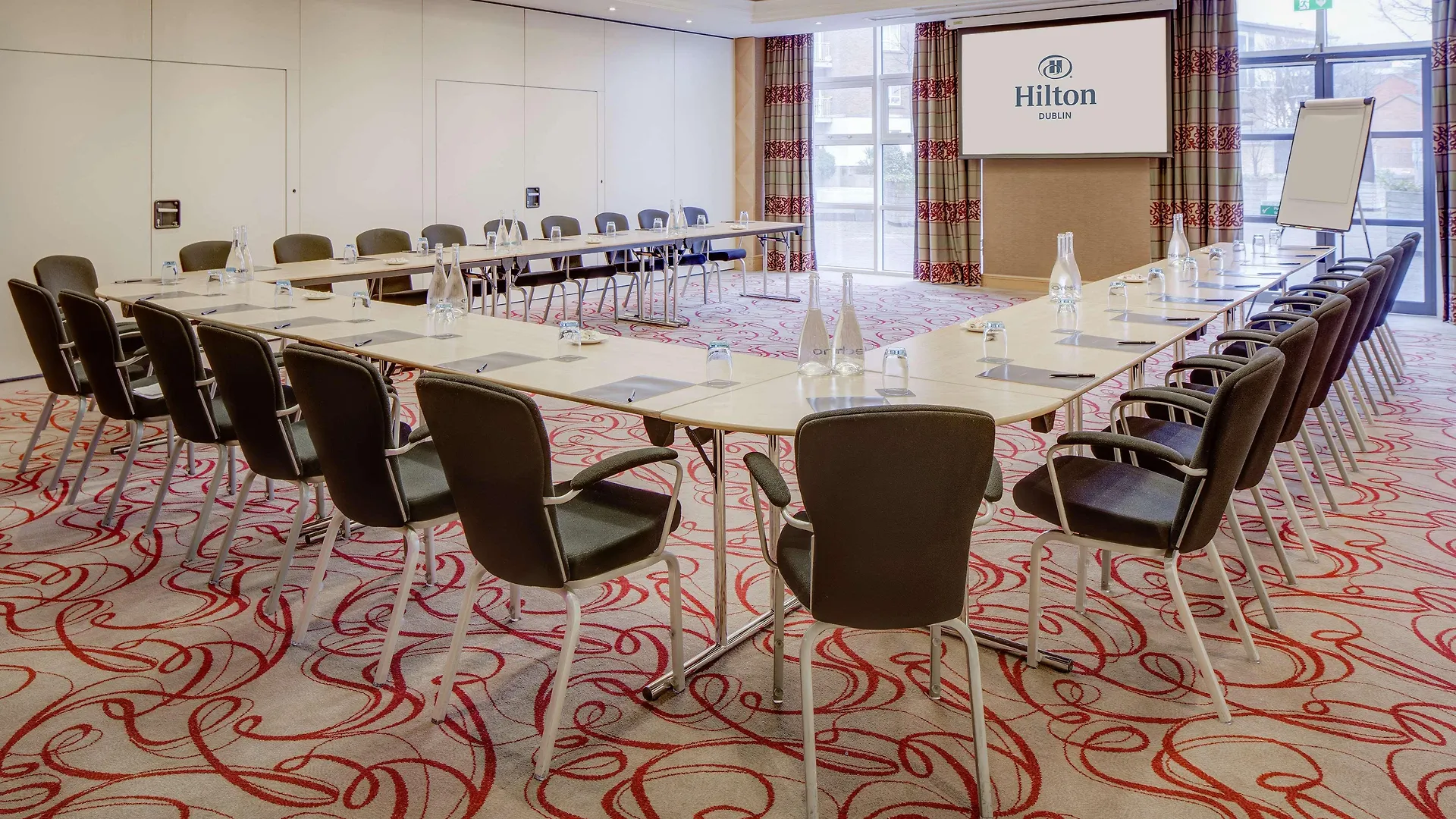 Hilton Dublin Otel 4*,  İrlanda